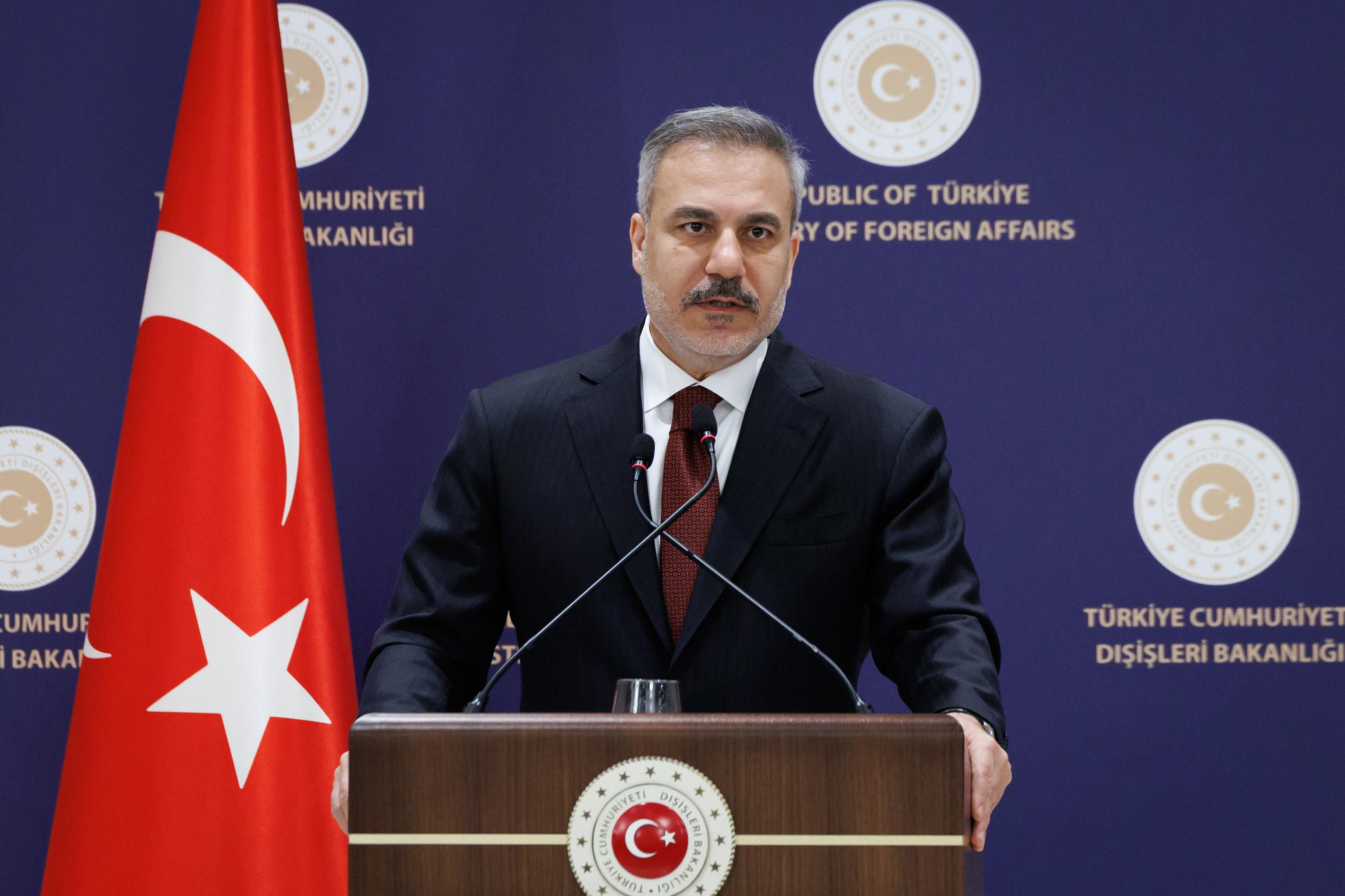 Dışişleri Bakanı Fidan İranlı mevkidaşı Erakçi ile telefonda görüştü